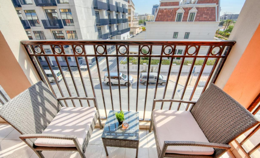Balcony in Pantheon Boulevard