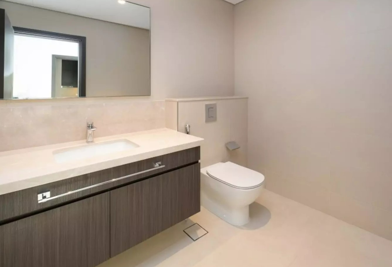 Downtown Views Spacious Bathroom