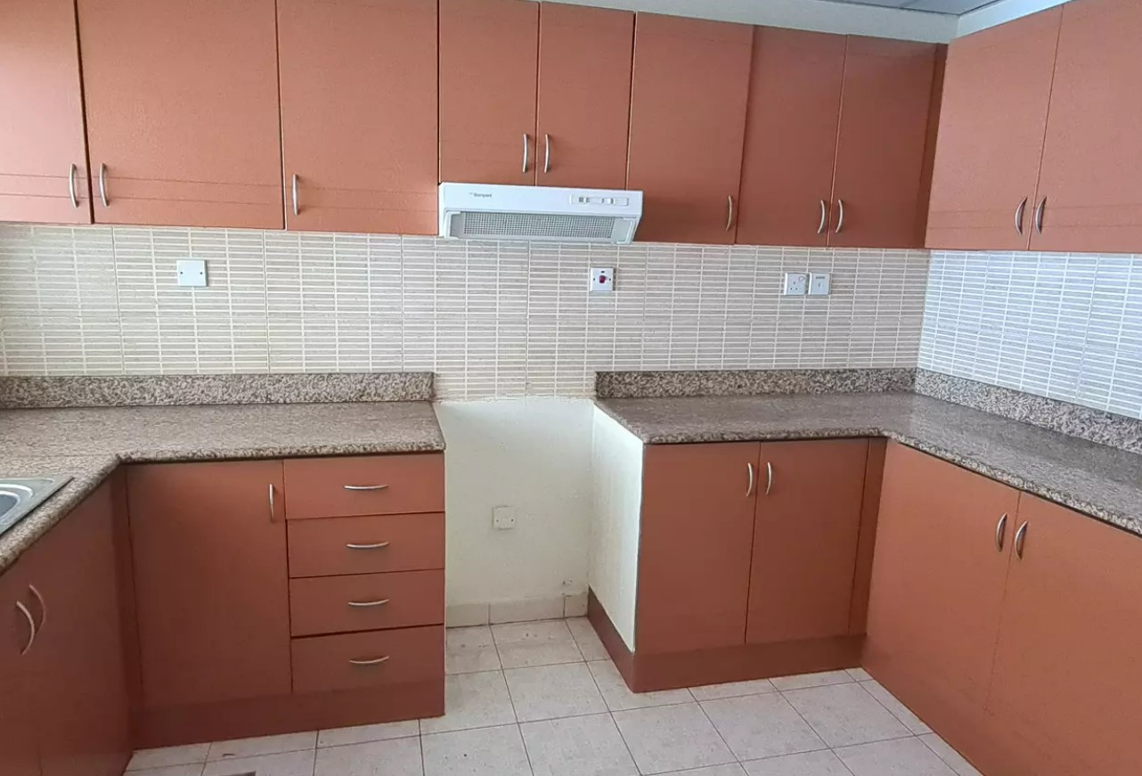 Kitchen in Lake Point Tower