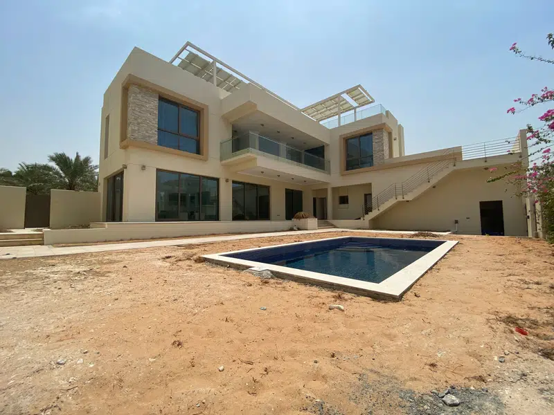 Luxurious Signature Villa with Pool in Cluster 4 for sale
