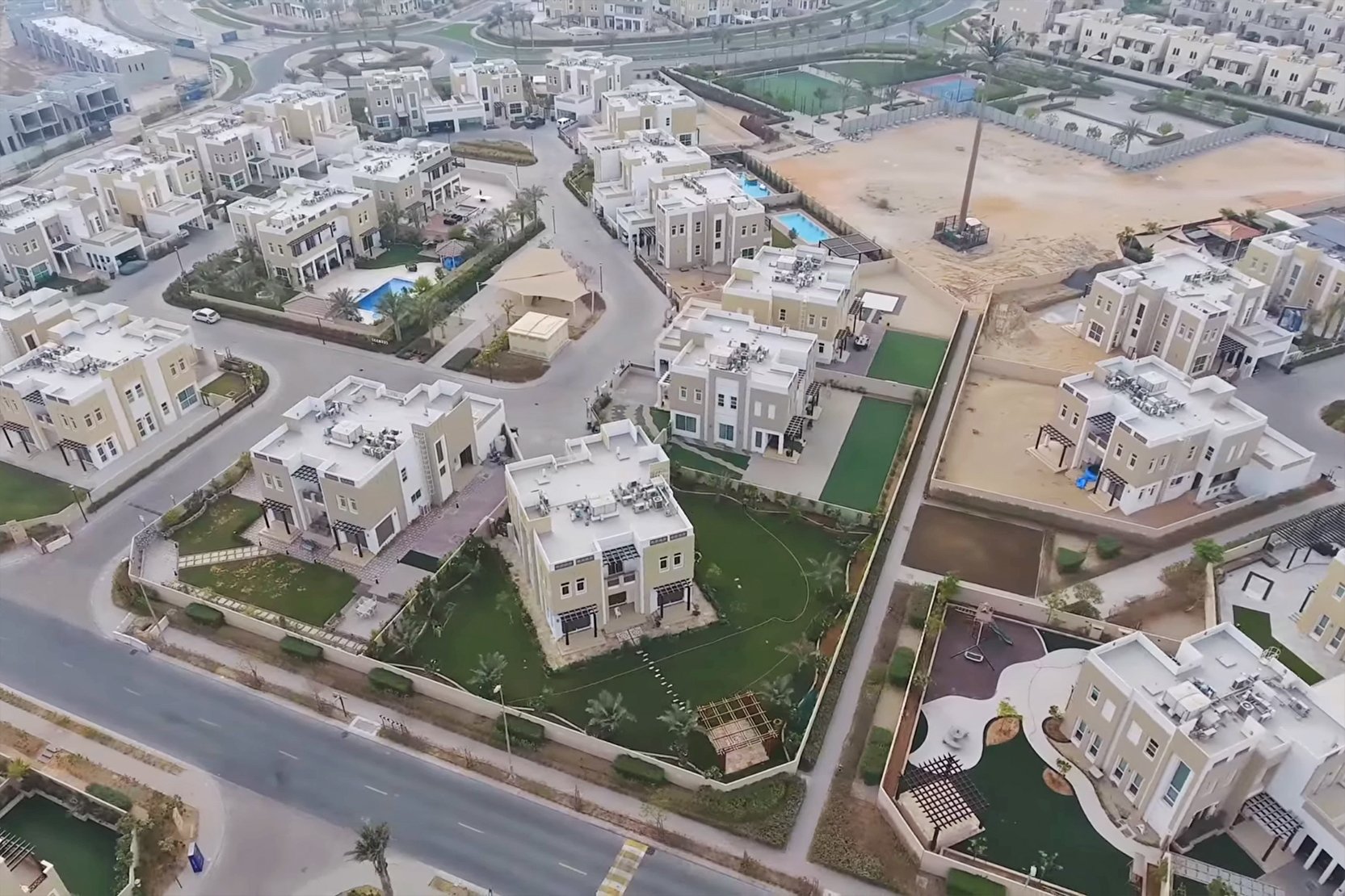 Villas with lawn area in Al Naseem