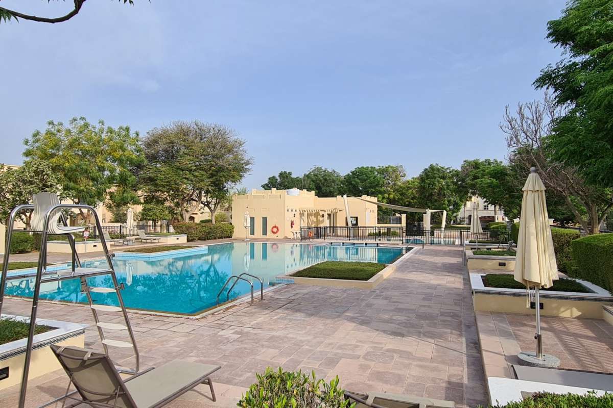 Al Mahra | Pool