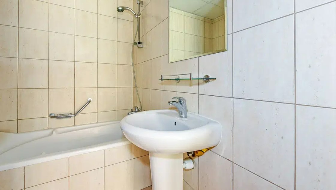 Bathroom in Arezzo 1