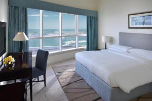 Dubai Marriott Harbour Hotel & Suites