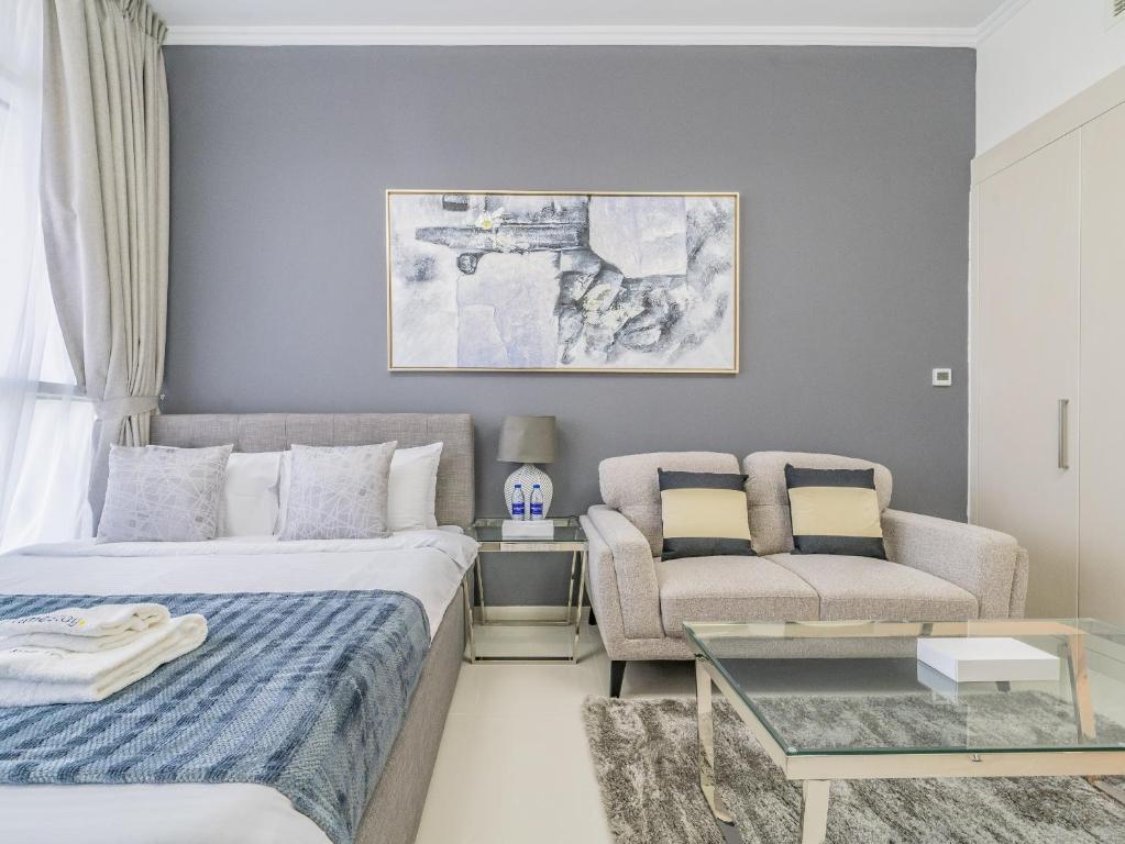 Carson B | Modern Studio, 1 & 2 Bed Golf View Apartments |DAMAC Hills ...