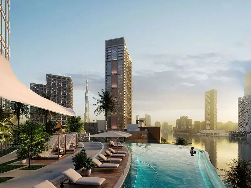 Infinity Pool in Peninsula One