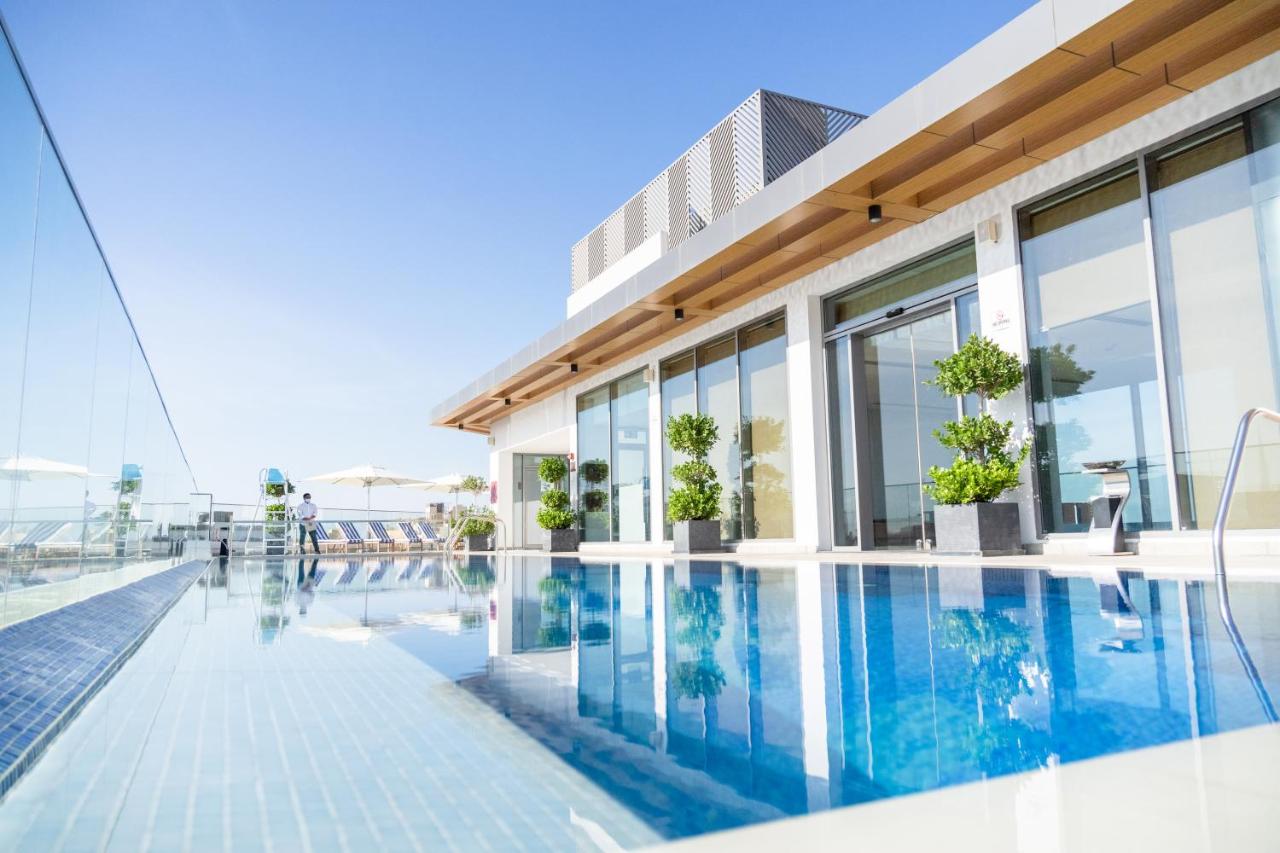 Intercity Hotel Pool