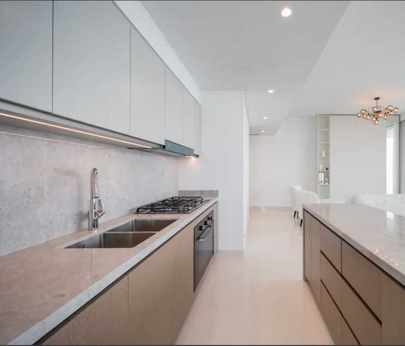 Kitchen in Beach isle Tower 2