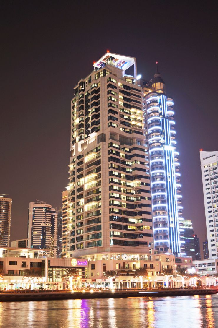 La verda Night view