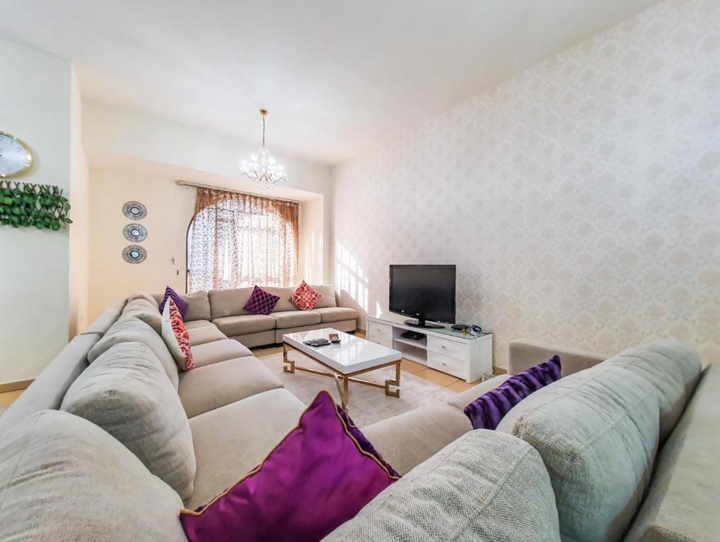 Living area of Sadaf 3