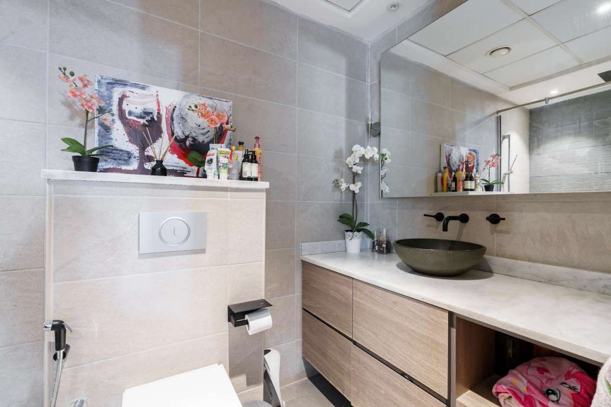 Palmera-2 bathroom