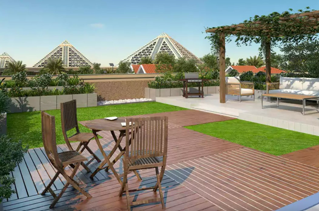 Private Backyard in Eastern Residences North Villa