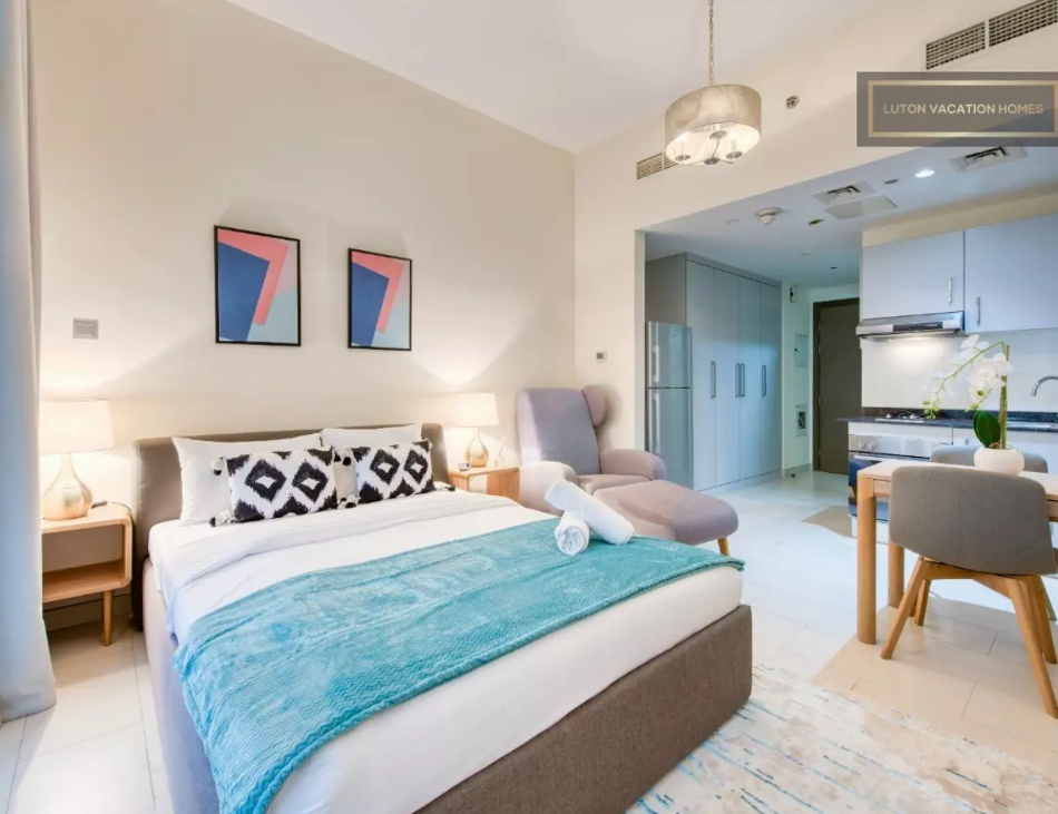 Roy Mediterranean Building Studio Apartment