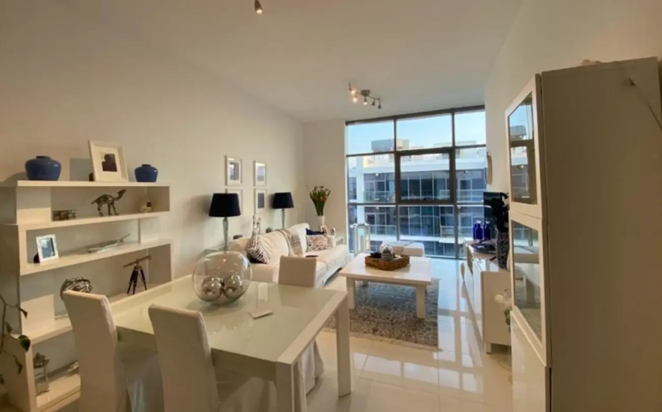 Spacious 1 bed apartment in Golf Horizon