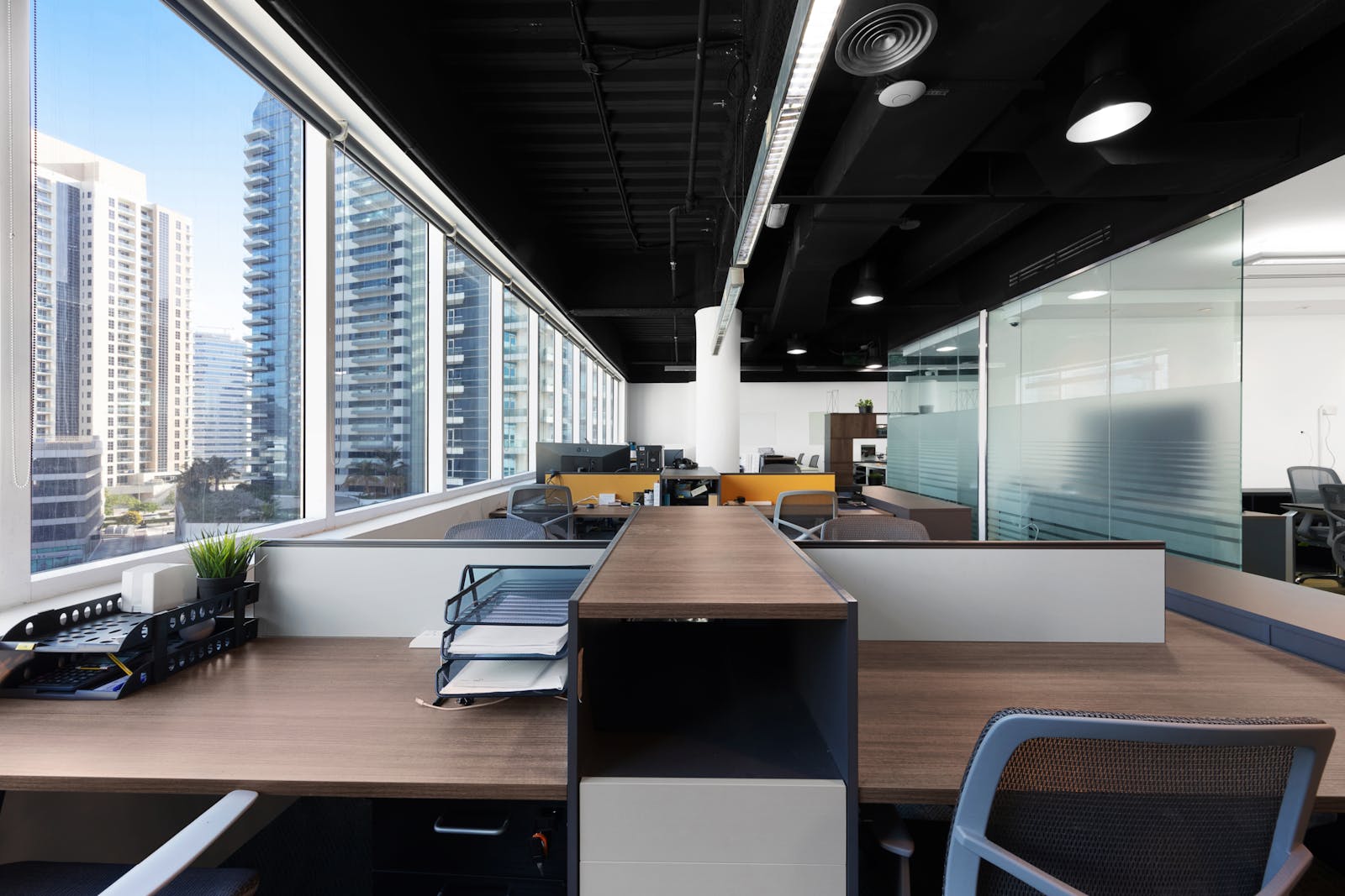Spacious Office Units for rent in Cayan Business Center