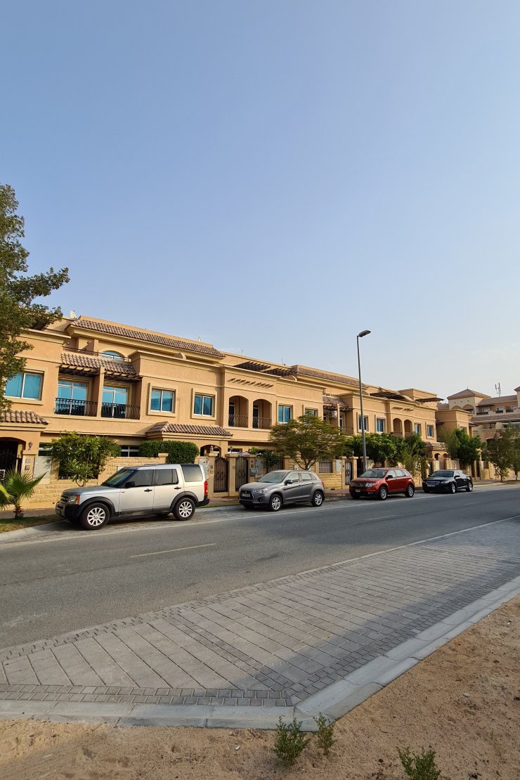 Spacious Townhouses for sale in Diamond Views 2 Villas