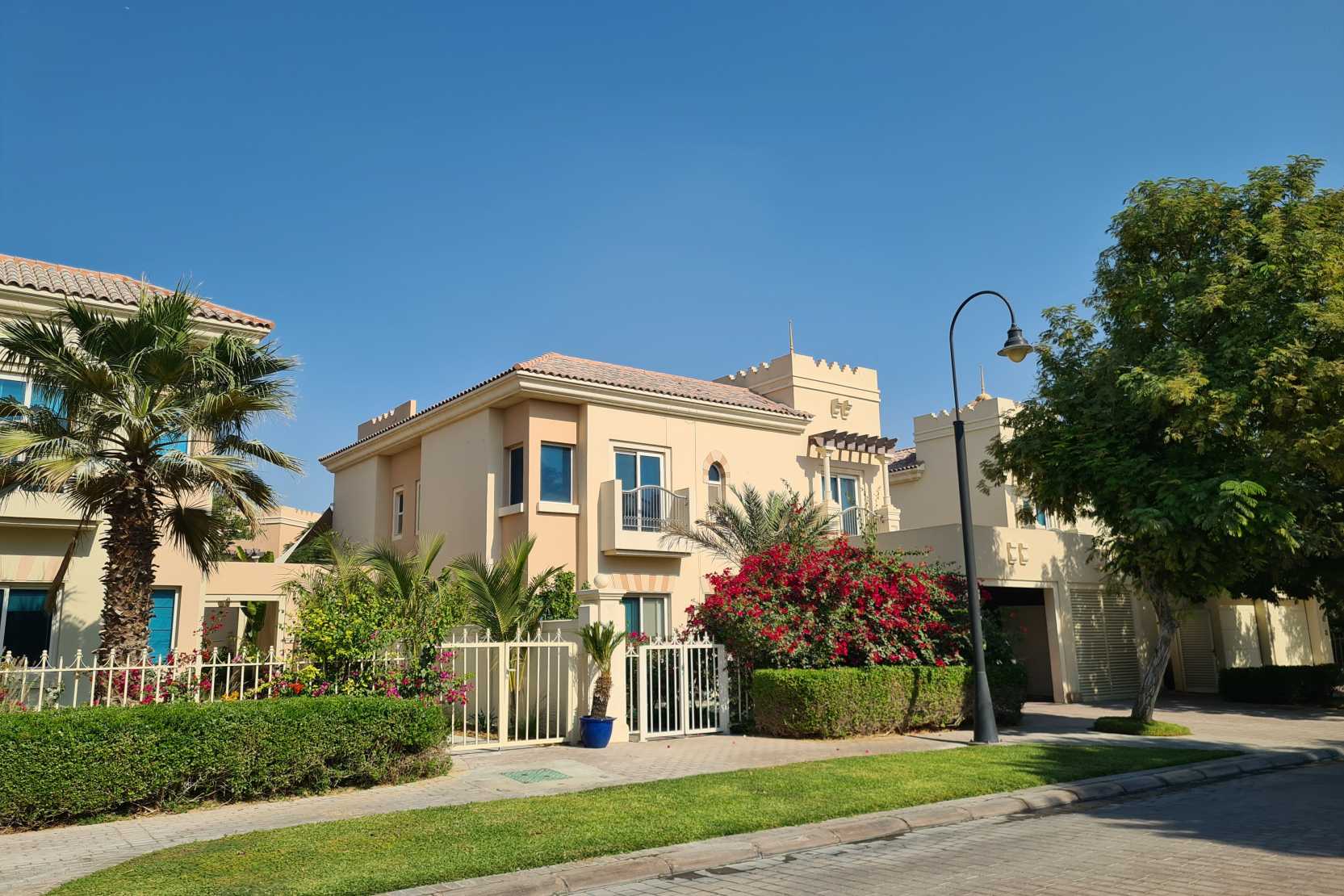 Spacious villas - Carmen Village - Dubai Sport City