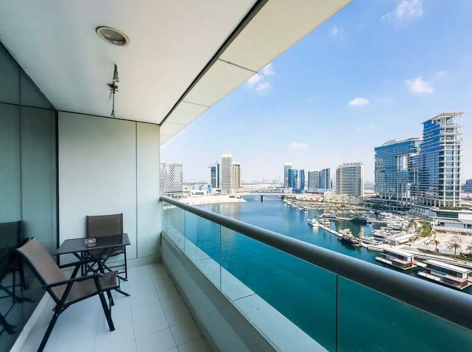 Stunning view apartments for rent in Canal Views