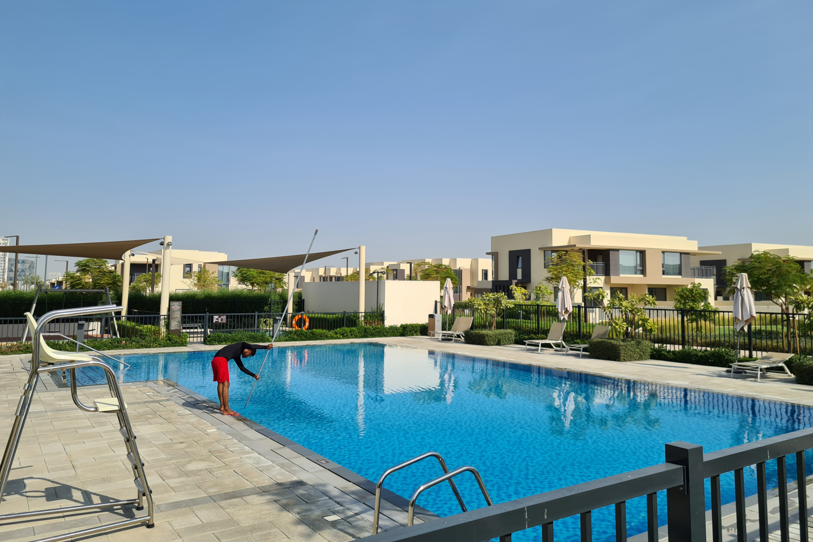Swimming pool in Maple 2