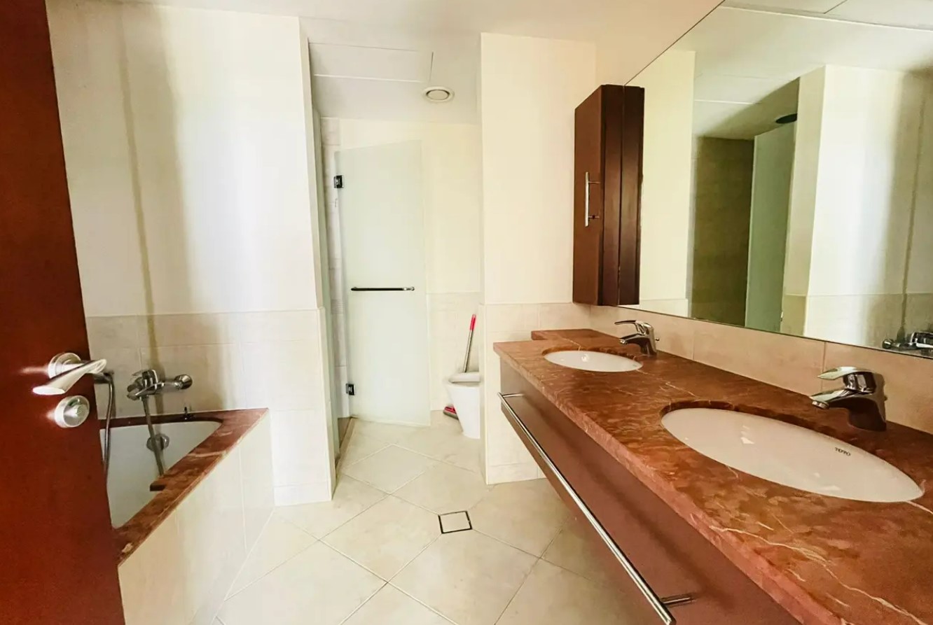 The Links East Tower Washroom