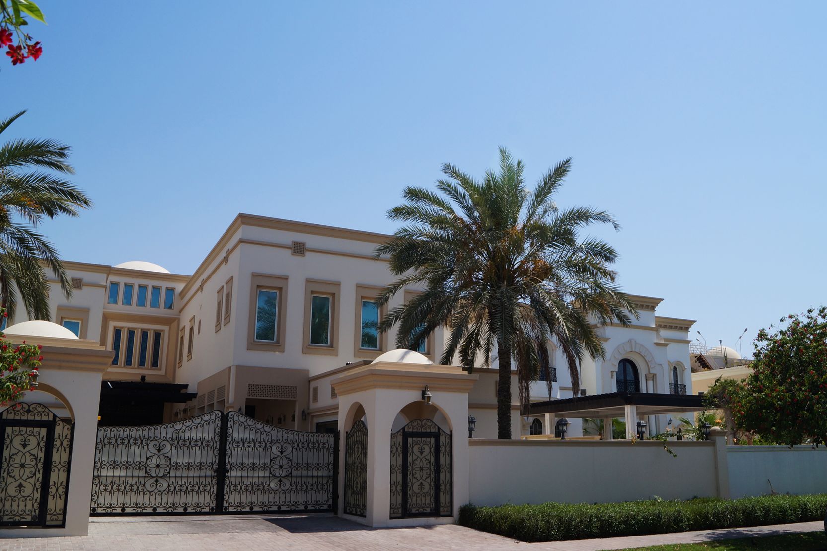 Villas for sale in Emirates Hill
