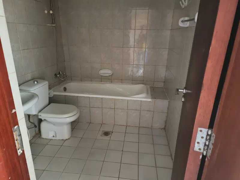 Washroom in I-01
